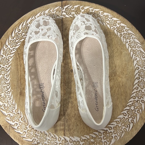 White Lace Flats - Picture 3 of 5